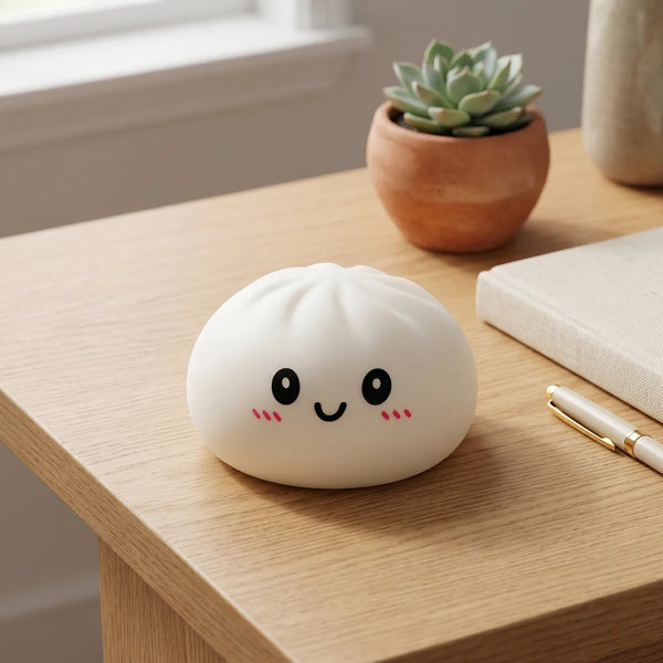 White dumpling squishy displayed with bamboo steamer